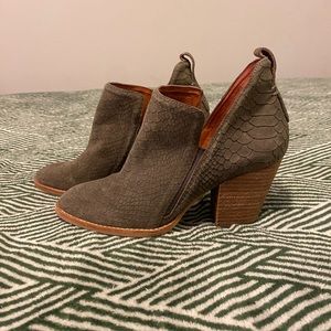 Jeffrey Campbell booties size 8 1/2